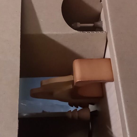 Wooderful Life Collectible Christmas Musical Box. New with tag. - Picture 5 of 8